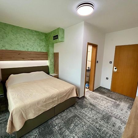 Hotel Brkic Sarajevo Airport - Free Parking Εξωτερικό φωτογραφία