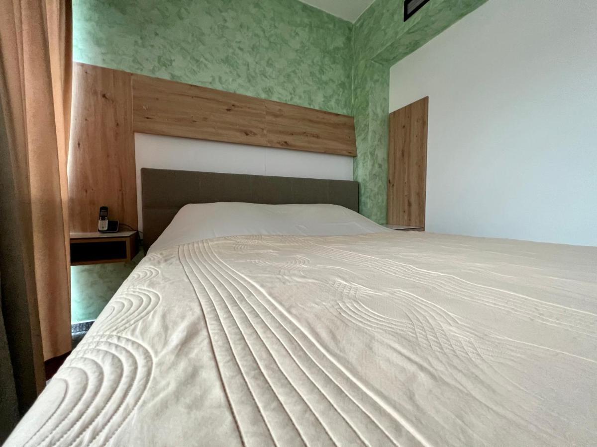 Hotel Brkic Sarajevo Airport - Free Parking Εξωτερικό φωτογραφία