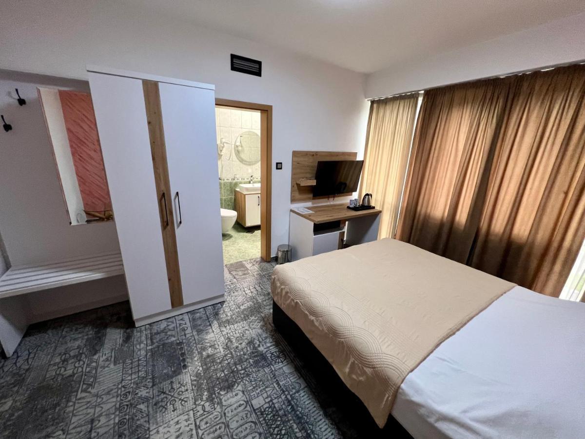 Hotel Brkic Sarajevo Airport - Free Parking Εξωτερικό φωτογραφία