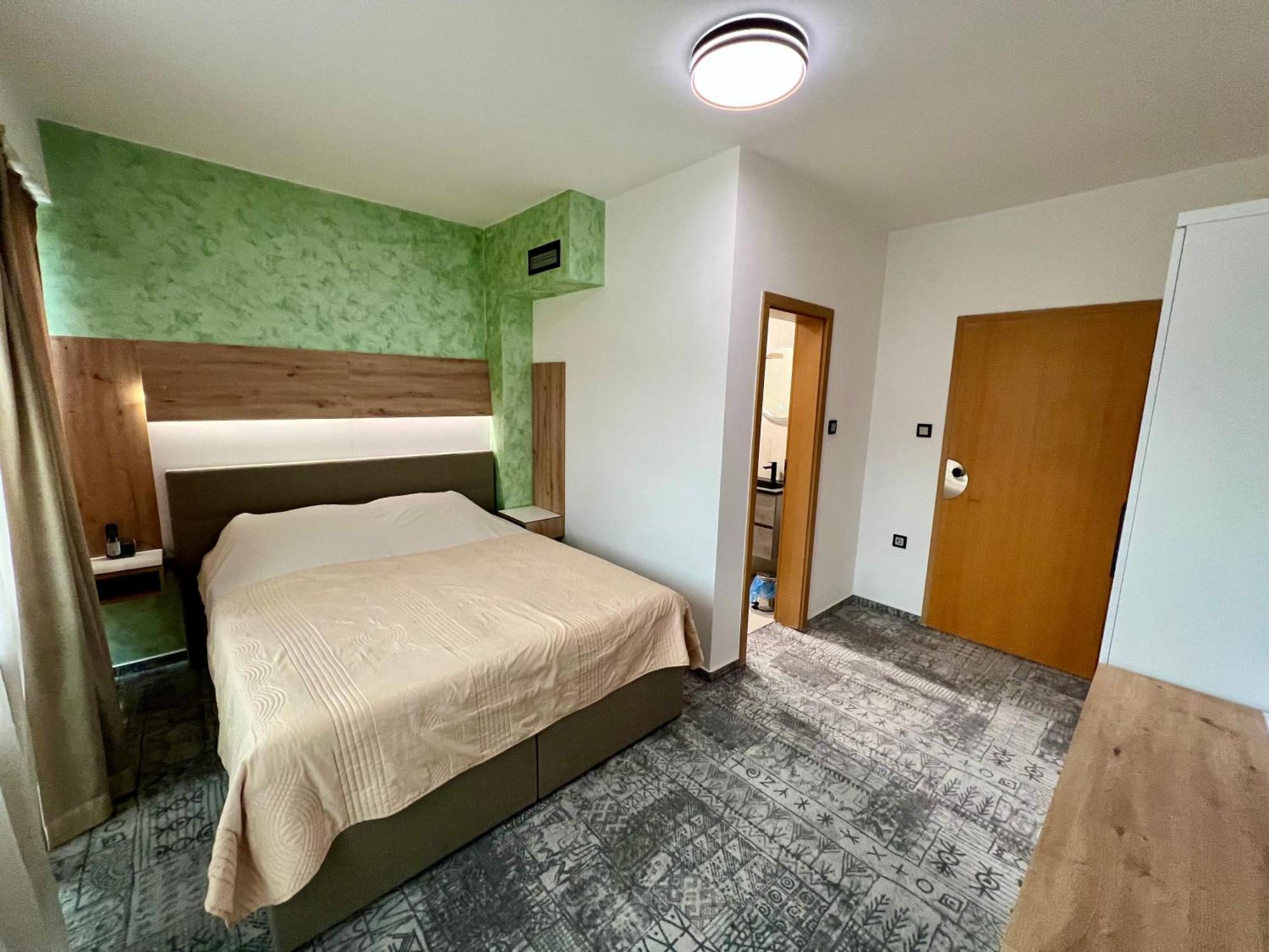 Hotel Brkic Sarajevo Airport - Free Parking Εξωτερικό φωτογραφία