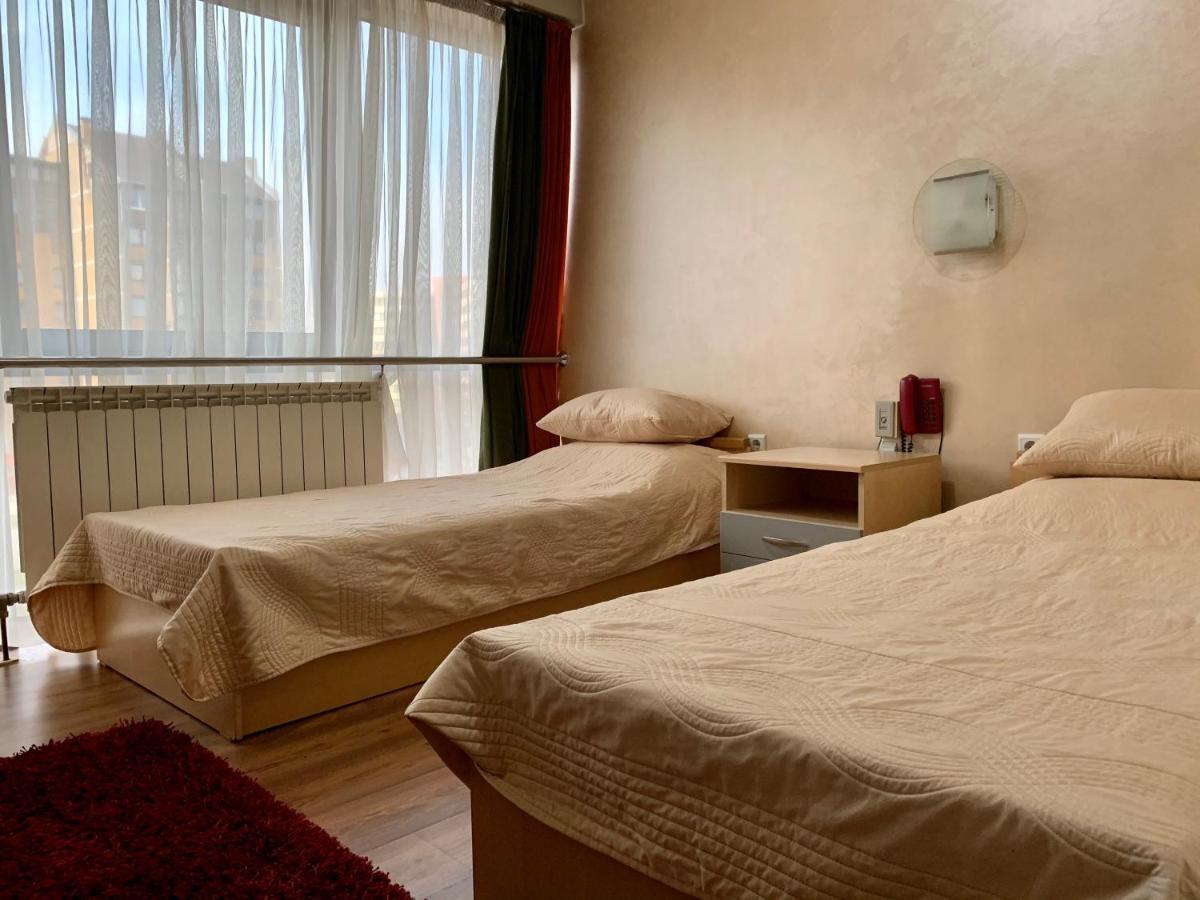 Hotel Brkic Sarajevo Airport - Free Parking Εξωτερικό φωτογραφία